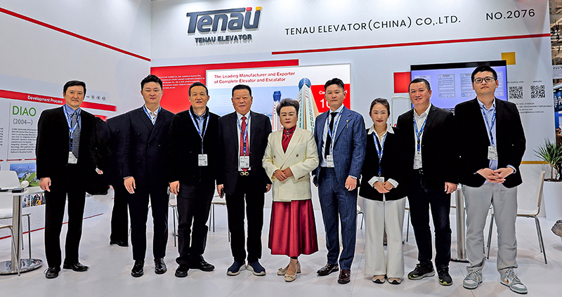 Felicitaciones cálidas al presidente de TENAU ELEVATOR (CHINA) Co., Ltd., Kunfa Bo, al presidente Aizhu Yang, al director de marketing en el extranjero, Congcong Sun, y a otros representantes del departamento que participarán en la Elevator International Expo en Augsburgo, Alemania